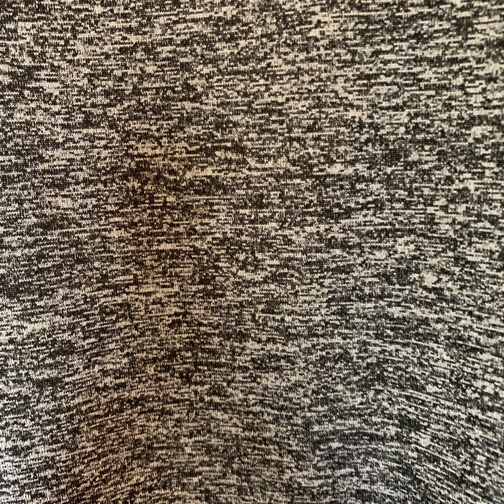 NWT Under Armour HeatGear Battleship Grey Heather workout shirt. size Large. - Picture 5 of 6